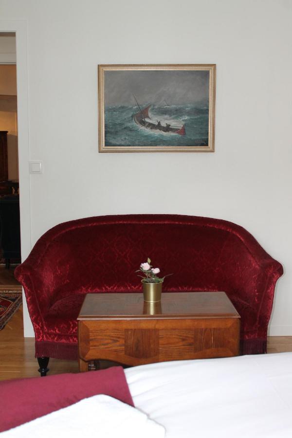 Holsthuset Losji Grimstad  Esterno foto