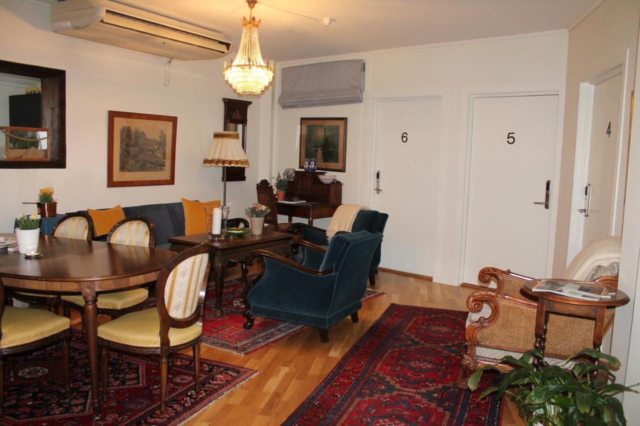 Holsthuset Losji Grimstad  Esterno foto